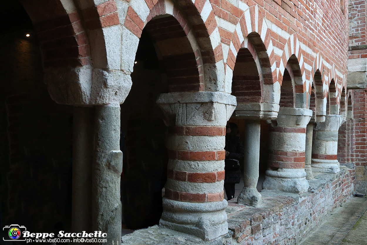 VBS_7370 - Abbazia di Vezzolano - Presepe artistico di Anna Rosa Nicola.jpg